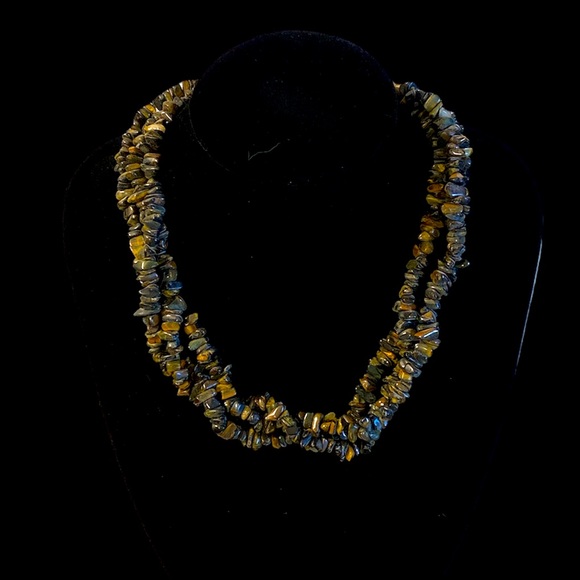 Jewelry - 🌟 Vintage 3 Strand Natural Granite Necklace